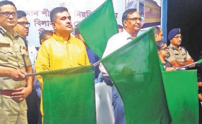 कोलकाता : ऐप आधारित बस सेवा और रेस्तरां ऑन ह्वील की शुरुआत