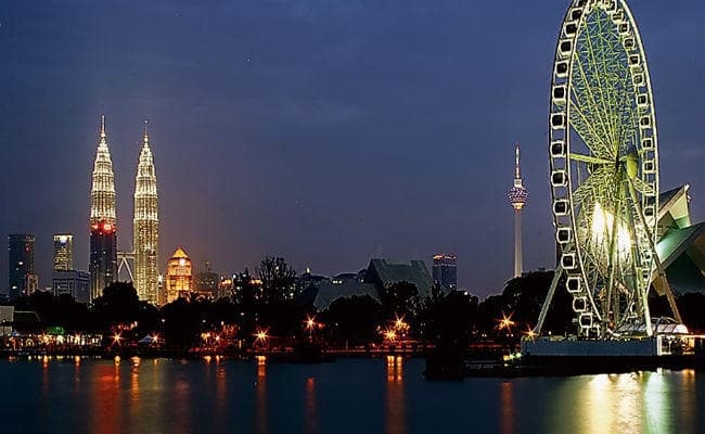 संस्कारों और सभ्यता का खूबसूरत  शहर है मलयेशिया
