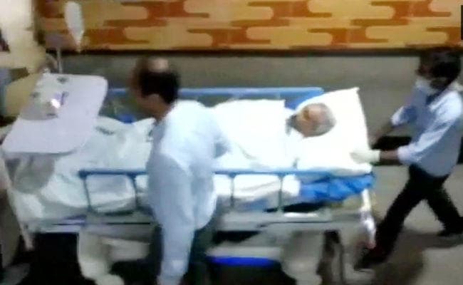 एम्स से छुट्टी मिलने के बाद पर्रिकर लौटे गोवा