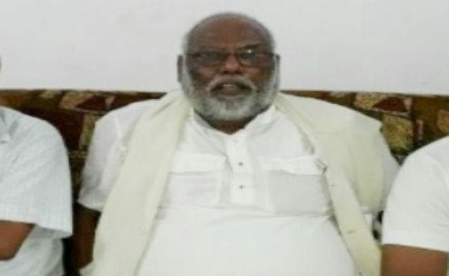 सूरज मंडल व शालिनी गुप्ता अपने समर्थकों के साथ भाजपा में शामिल