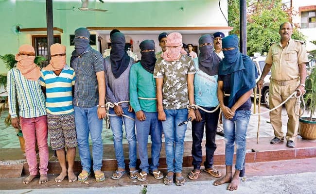 गया : प्रेमी से मिलने एक मकान में गयी थी नाबालिग, गैंगरेप कर वीडियो किया वायरल, आठ गिरफ्तार