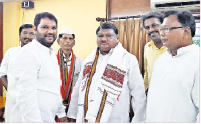 आदिवासी जनजाति मामलों के मंत्री जुवेल उरांव ने कहा - हर ब्लॉक में खुलेगा एकलव्य विद्यालय