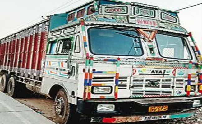 कहां गया सरिया :  दुर्गापुर से सरिया लादकर निकला ट्रक यूपी के फफूंद में खाली मिला