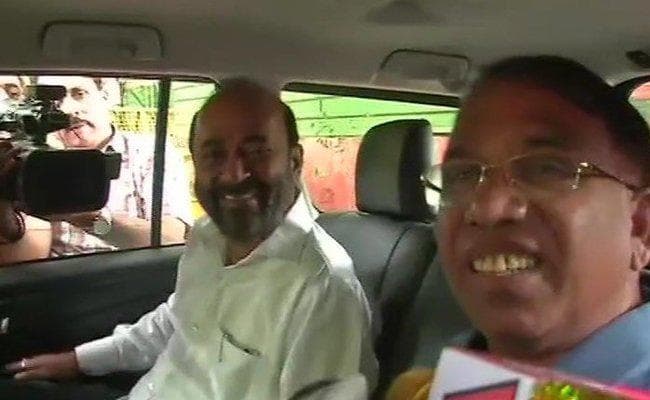 गोवा में कांग्रेस को झटका, दो विधायकों ने दिया इस्तीफा, अमित शाह से मिलने के बाद कहा - भाजपा में होंगे शामिल