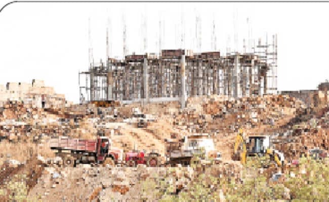 बैठक करने पहुंची वर्ल्ड बैंक की टीम, ग्रामीणों का बहिष्कार