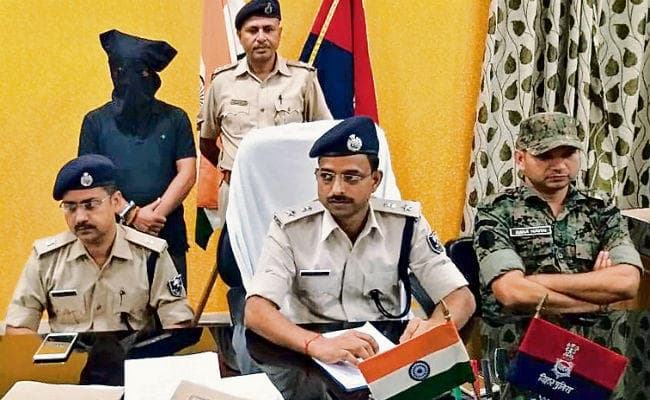 मुंगेर : एके-47 खरीदने वाला गया का कारोबारी गिरफ्तार