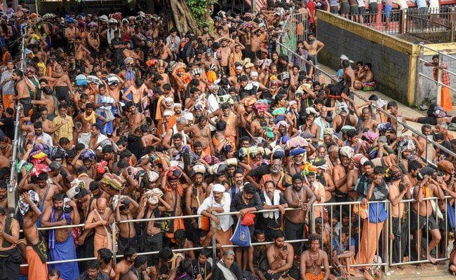 सबरीमाला के कपाट खुले, ‘प्रतिबंधित'' कोई भी महिला नहीं कर सकी भगवान अय्यप्पा के दर्शन