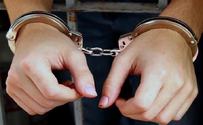 नक्सलियों को हथियारों की आपूर्ति करने वाला व्यक्ति बिहार से गिरफ्तार