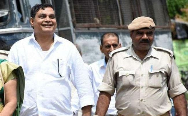 मुजफ्फरपुर बालिका गृह : जब्त होगी ब्रजेश ठाकुर की संपत्ति, बेटे और पत्नी से भी की जायेगी पूछताछ