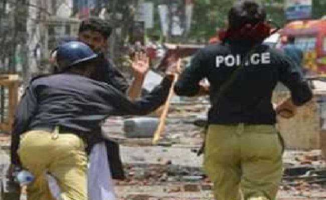 पाकिस्तान में, 2014 को हुई गोलीबारी के सिलसिले में 116 पुलिसकर्मी निलंबित