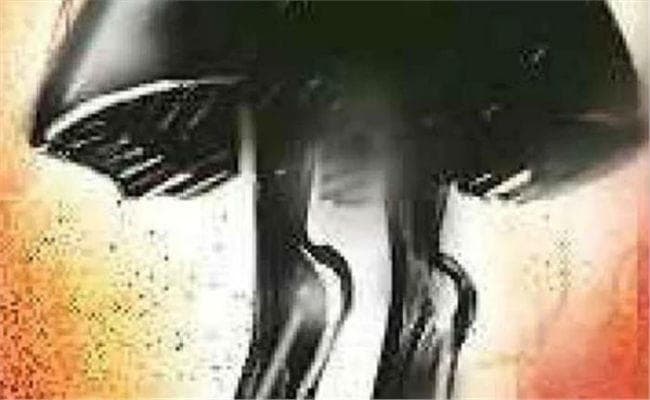 लोटस सोसायटी में अविवाहित युवक और विवाहित महिला का शव पंखे से लटका मिला