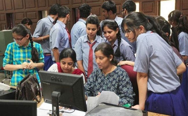 CBSE Exams 2019: 10वीं और 12वीं की बोर्ड परीक्षा के लिए रजिस्ट्रेशन शुरू, यह सावधानी है जरूरी