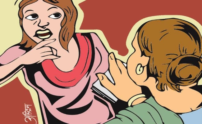 बच्चों को सख्ती से नहीं प्यार से समझाएं