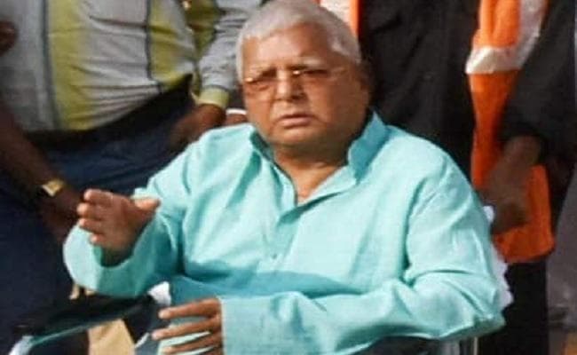रिम्स में भर्ती लालू की तबीयत बिगड़ी, मिलने पहुंचे बेटी-दामाद