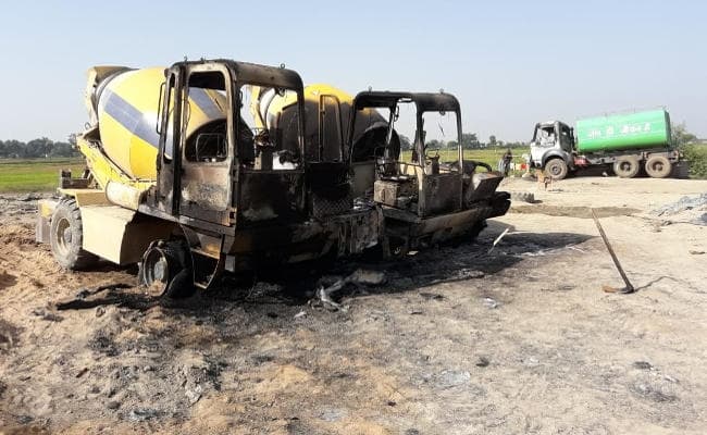 हजारीबाग : पुलिस की वर्दी में आये 25-30 नक्सलियों ने कंस्ट्रक्शन कंपनी के कैंप में मचाया उत्पात