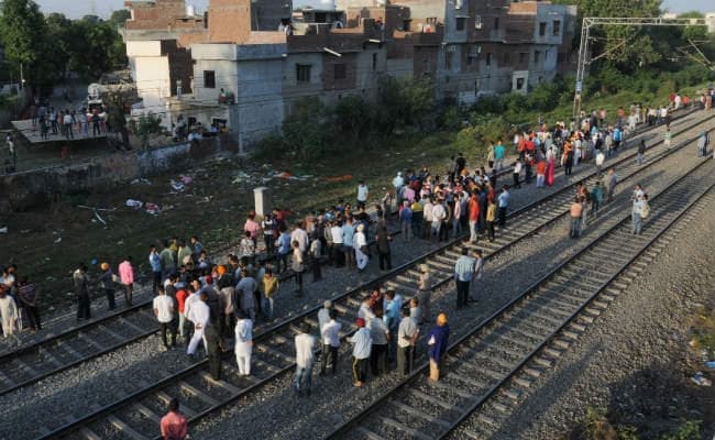 अमृतसर ट्रेन हादसा : पटरी पर होने वाली दुर्घटना के मामले में इतिहास की सबसे भीषण घटना अमृतसर ट्रेन हादसा : पटरी पर होने वाली दुर्घटना के मामले में इतिहास की सबसे भीषण घटना