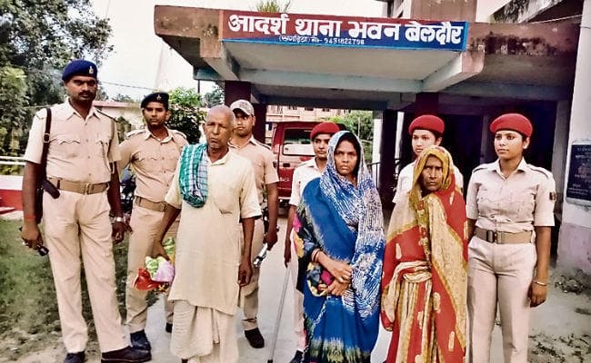खगड़िया : दारोगा हत्याकांड में हिरासत में कुख्यात दिनेश के माता-पिता