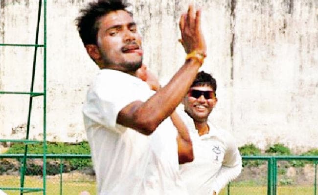 ये है बिहार का खिलाड़ी, बचपन में ही खोया माता-पिता को, विकेट झटक कर खाने के लिए जुटाते थे पैसे