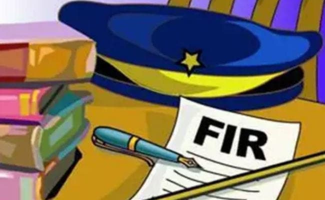 रांची : थानेदार ने अवैध बालू लदे दो ट्रकों को पकड़ा डीएमओ ने दी क्लीन चिट, फिर किया केस