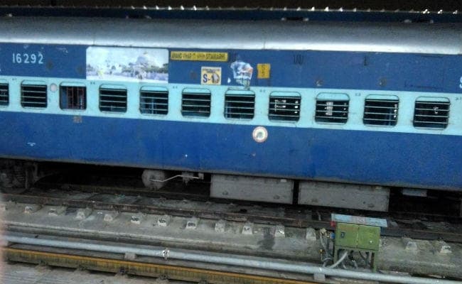 लिच्छवी एक्सप्रेस से बैग में मिला महिला का कंकाल