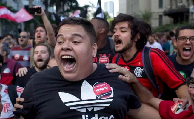 ब्राजील में प्रदर्शनकारियों ने बोलसोनारो के लिए कहा ‘नॉट हिम’