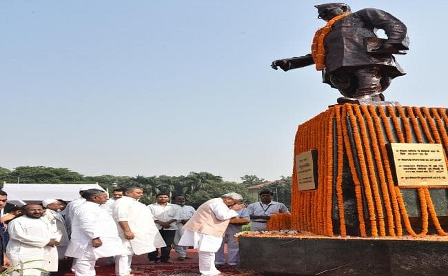 मुख्यमंत्री नीतीश कुमार ने दी श्रीबाबू को श्रद्धांजलि