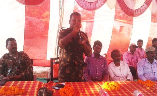 लोहरदगा : नक्‍सलियों के तांडव के बाद विकास के लिए एकजुट हुए ग्रामीण व प्रशासन