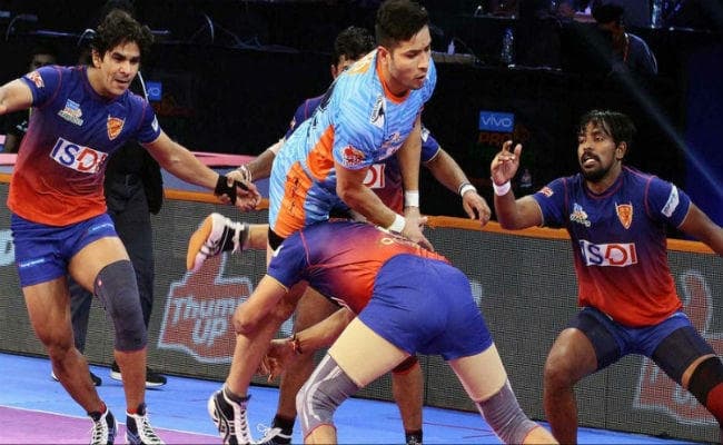 प्रो कबड्डी लीग : दबंग दिल्ली ने बंगाल वारियर्स को हराया