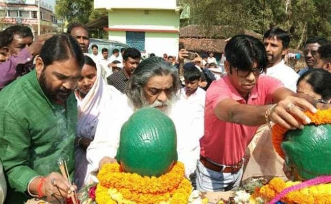 सरायकेला : कुकडू के तिरुलडीह में शहीद अजीत-धनंजय का 21 वां शहादत दिवस मनाया गया