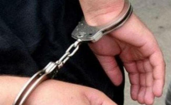 पटना : शराब पार्टी में शामिल सन्नी के दोस्तों की तलाश, मुंशी गिरफ्तार