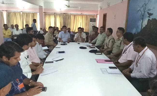 बराज मरम्मत में हो रही देरी को लेकर हुई बैठक, संवेदक को 24 से कार्य शुरू करने का निर्देश