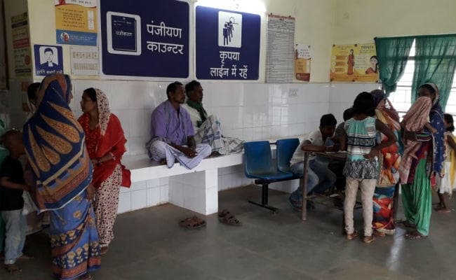 साहिबगंज : जांच में मिले 28 डेंगू के मरीज, ईलाज के अभाव में लोग बाहर जाने को मजबूर