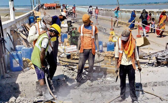 विक्रमशिला सेतु : 24 की सुबह से चलेंगे बस-ट्रक, 28 सितंबर से मरम्मत को लेकर बंद था परिचालन