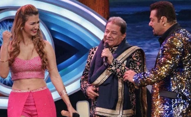 VIDEO : क्‍या सलमान खान ने सरेआम कर दी अनूप जलोटा की बेइज्‍जती? अपने डॉगी से कर दी तुलना