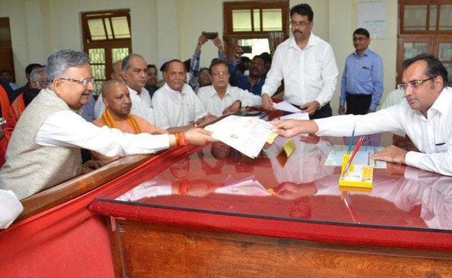 रमन सिंह ने राजनांदगांव सीट के लिए नामांकन दाखिल किया