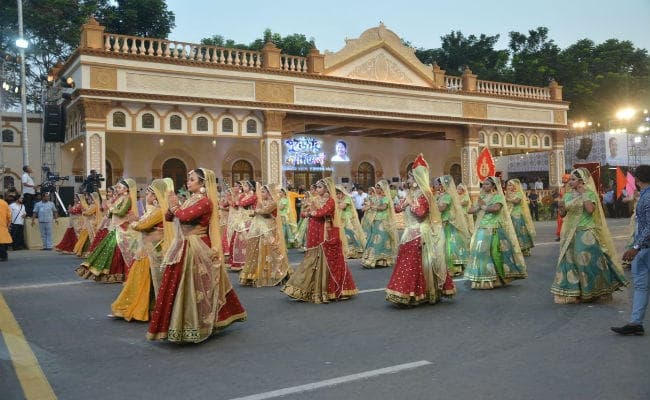 कोलकाता : मेगा पूजा कार्निवल में दिखा भारतीय संस्‍कृति का अद्भूत नजारा