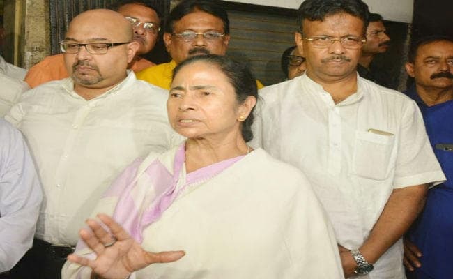 कोलकाता : रेलवे करेगा सांतरागाछी दुर्घटना की जांच, मृतकों के परिजन को 10-10 लाख का मुआवजा
