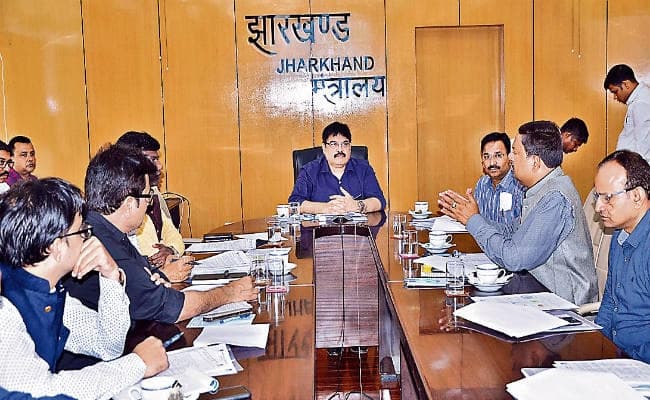 रांची : लाह, बांस से जुड़े उत्पादों पर फोकस करें : सीएस