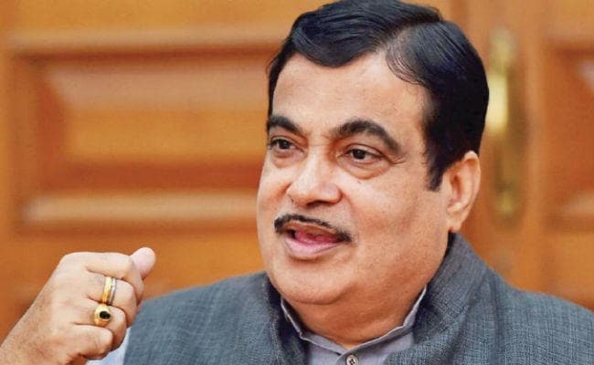 पटना : मार्च 2019 तक पूरी करें नमामि गंगे की सभी नौ परियोजनाएं : नितिन गडकरी