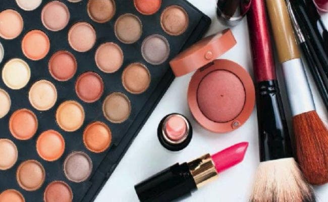 नकली काॅस्मेटिक्स बिक्री मामले में बुरे फंसे अमेजन, फ्लिपकार्ट