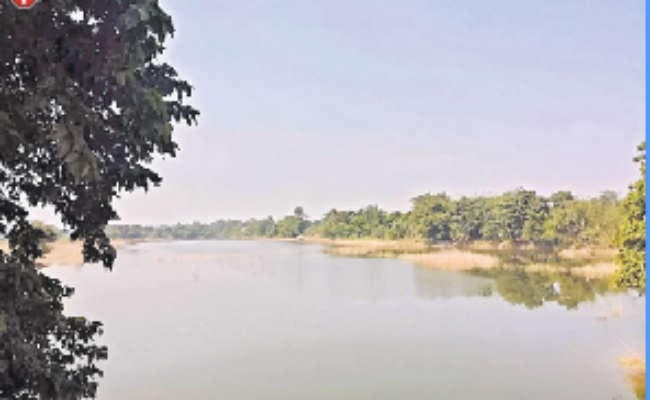 कलबलिया धार में बह गया टेंपो दिखने की चर्चा