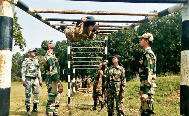 मेरू कैंप में तैयार हो रही हैं BSF की 44 महिला कमांडो, रात 1 बजे से 17 किलो वजन के साथ लगाती हैं 16 किमी दौड़