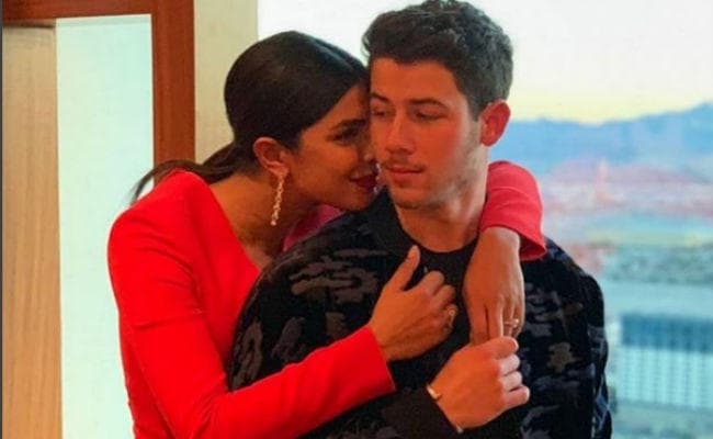 PHOTO: प्रियंका चोपड़ा को निक ने गिफ्ट किया आलीशान बंगला, कीमत जानकर चौंक जायेंगे आप