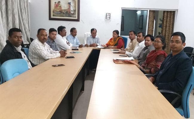 लोहरदगा में झारखंड प्रशासनिक सेवा संघ की बैठक में कई मुद्दों पर हुई चर्चा