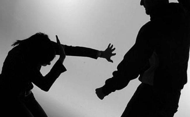 शराब पीकर मारपीट करने वाले पति को पत्नी ने कराया गिरफ्तार