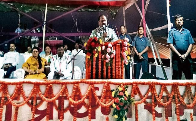 मुड़मा जतरा मेला : रघुवर दास ने किया उद्घाटन, बोले सरकार आदिवासी समाज के विकास के लिए कृतसंकल्प