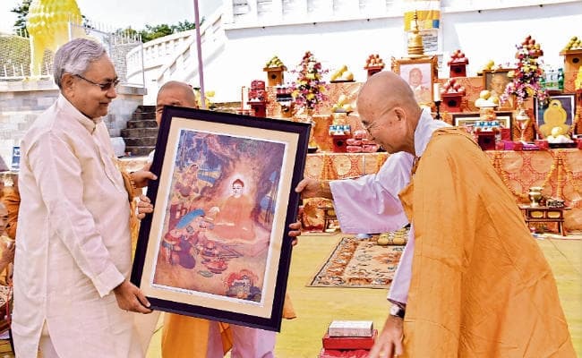 बौद्ध सर्किट के स्थलों को जोड़ने के लिए चले हाई स्पीड ट्रेन : सीएम नीतीश कुमार