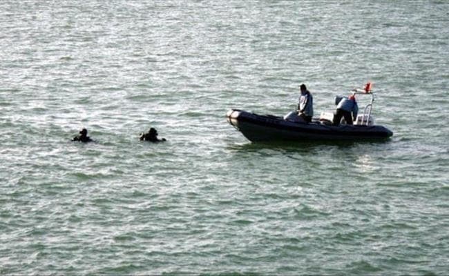 Bihar News: कटिहार में नाव पलटने से 2 लोगों की मौत, नाव पर सवार आधे दर्जन लोग लापता