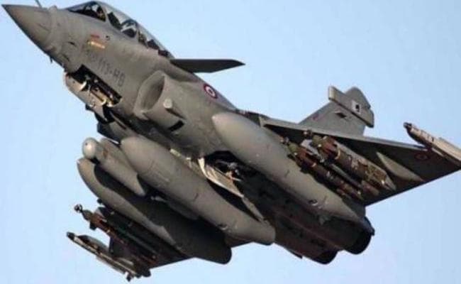 राफेल सौदे में प्राथमिकी दर्ज कराने सीबीआई के पास पहुंचे वकील