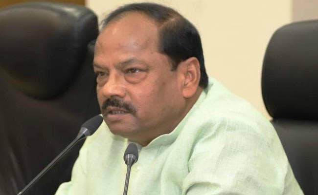 बोले CM रघुवर- उपायुक्त निरंतर क्षेत्र भ्रमण करें. आम जनता और सरकार का सीधा समन्वय हो